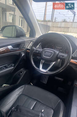 Внедорожник / Кроссовер Audi Q5 2018 в 