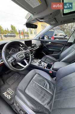 Внедорожник / Кроссовер Audi Q5 2018 в 