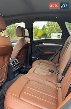 Внедорожник / Кроссовер Audi Q5 2018 в 