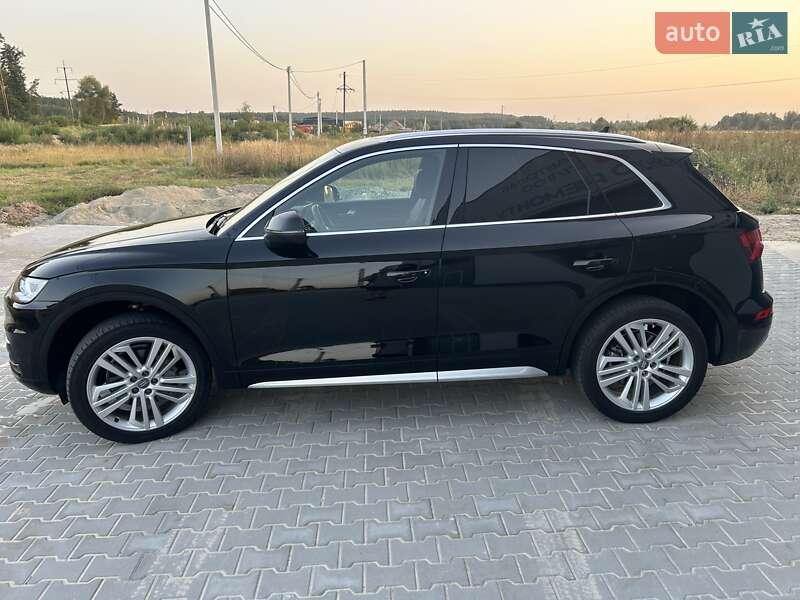 Позашляховик / Кросовер Audi Q5 2017 в Києві