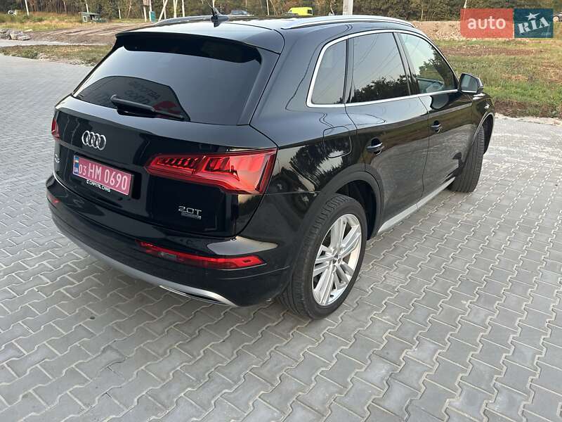 Позашляховик / Кросовер Audi Q5 2017 в Києві