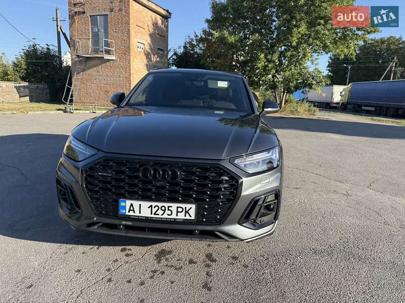Позашляховик / Кросовер Audi Q5 2021 в Києві
