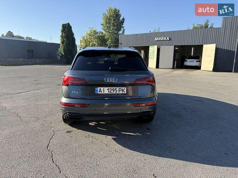Позашляховик / Кросовер Audi Q5 2021 в Києві