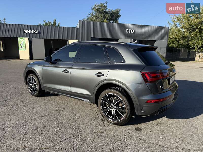 Позашляховик / Кросовер Audi Q5 2021 в Києві
