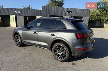 Позашляховик / Кросовер Audi Q5 2021 в 