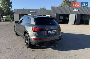 Позашляховик / Кросовер Audi Q5 2021 в 