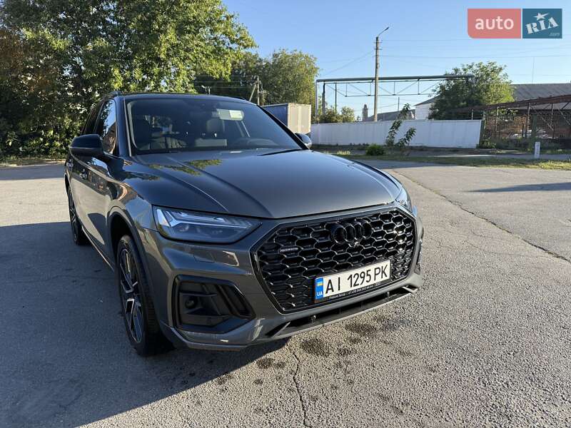Позашляховик / Кросовер Audi Q5 2021 в Києві