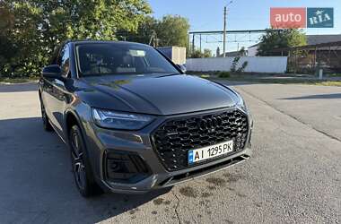 Позашляховик / Кросовер Audi Q5 2021 в 
