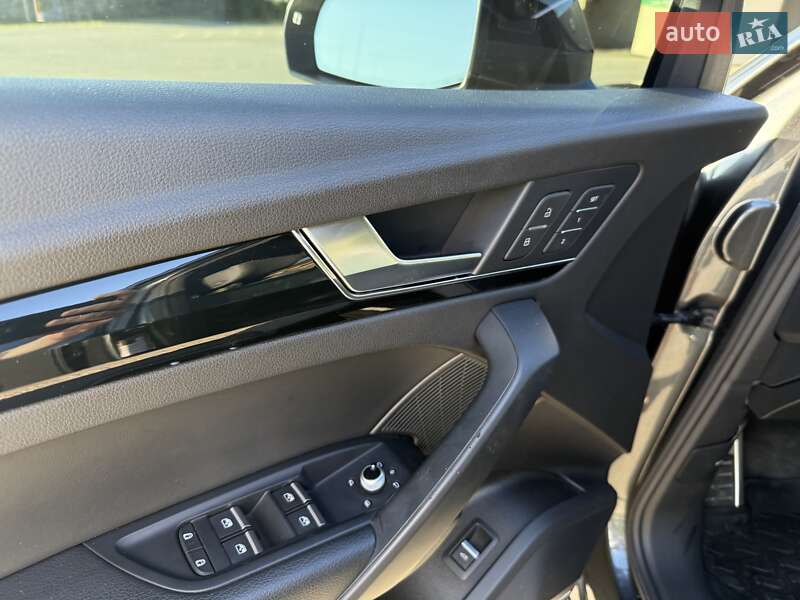 Позашляховик / Кросовер Audi Q5 2021 в Києві