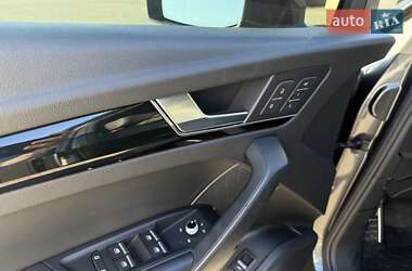 Позашляховик / Кросовер Audi Q5 2021 в 