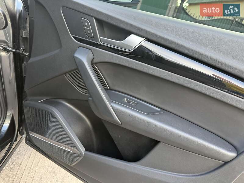 Позашляховик / Кросовер Audi Q5 2021 в Києві