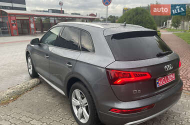 Позашляховик / Кросовер Audi Q5 2018 в 