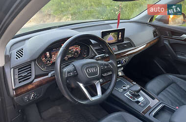 Позашляховик / Кросовер Audi Q5 2018 в 