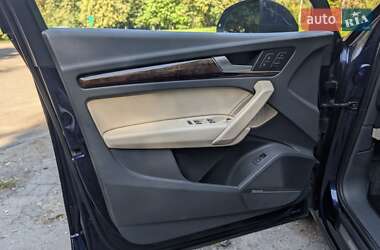 Внедорожник / Кроссовер Audi Q5 2017 в 