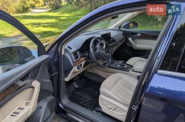 Внедорожник / Кроссовер Audi Q5 2017 в 