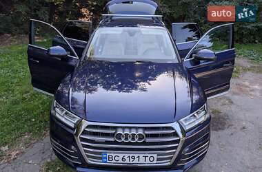 Внедорожник / Кроссовер Audi Q5 2017 в 