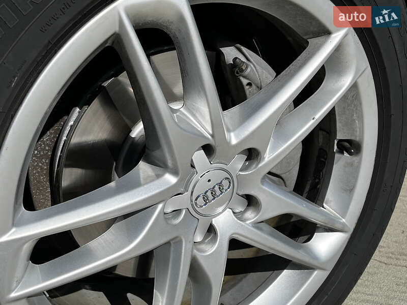 Позашляховик / Кросовер Audi Q5 2015 в Києві