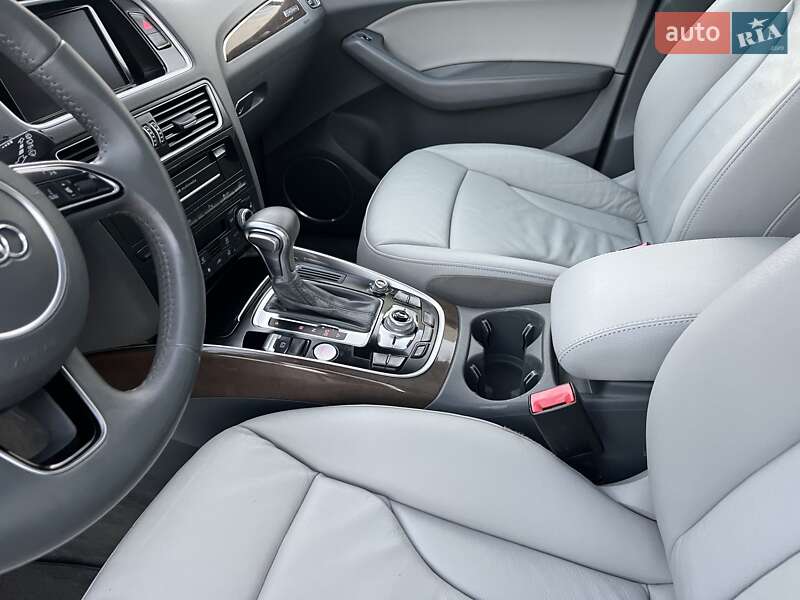 Позашляховик / Кросовер Audi Q5 2015 в Дубні