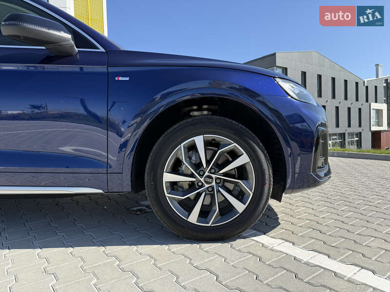 Внедорожник / Кроссовер Audi Q5 2022 в Львове
