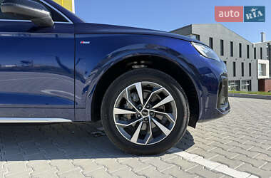 Позашляховик / Кросовер Audi Q5 2022 в 
