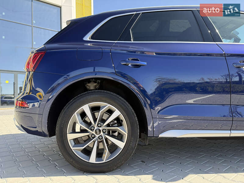 Внедорожник / Кроссовер Audi Q5 2022 в Львове