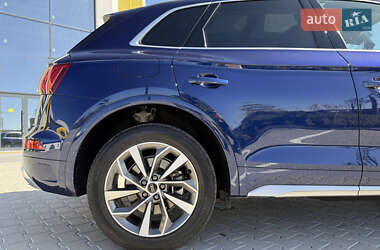 Позашляховик / Кросовер Audi Q5 2022 в 