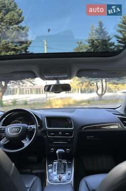 Позашляховик / Кросовер Audi Q5 2015 в 