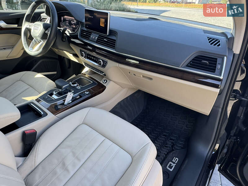 Позашляховик / Кросовер Audi Q5 2017 в Луцьку