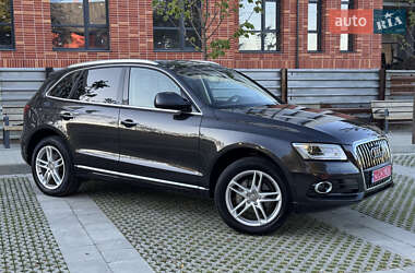 Внедорожник / Кроссовер Audi Q5 2016 в 