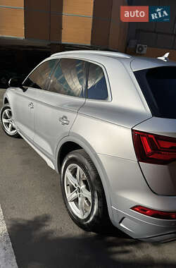 Внедорожник / Кроссовер Audi Q5 2022 в 