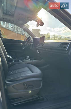Внедорожник / Кроссовер Audi Q5 2022 в 