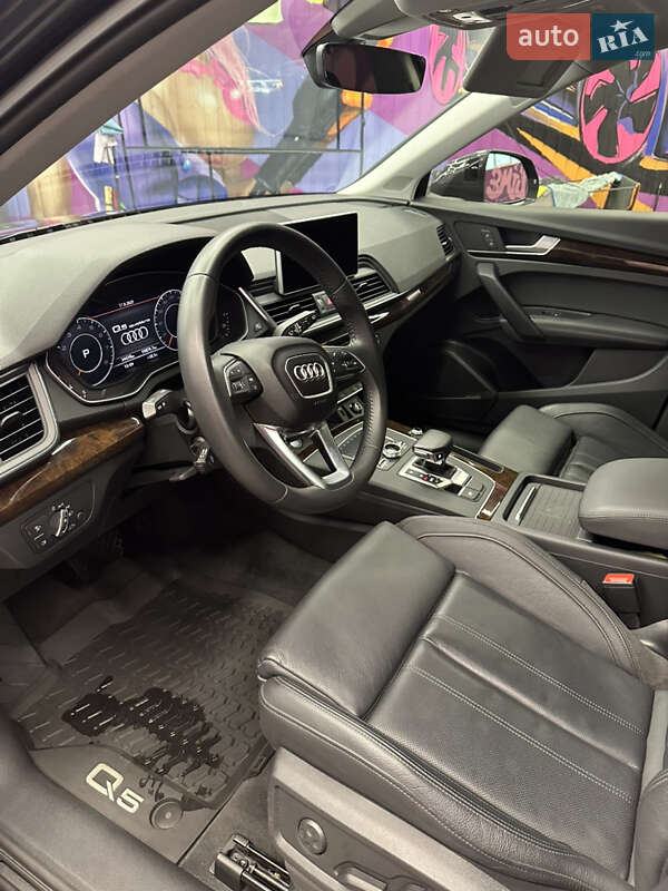 Внедорожник / Кроссовер Audi Q5 2019 в Киеве