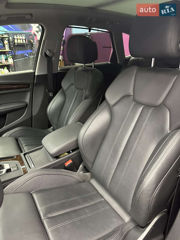 Внедорожник / Кроссовер Audi Q5 2019 в Киеве