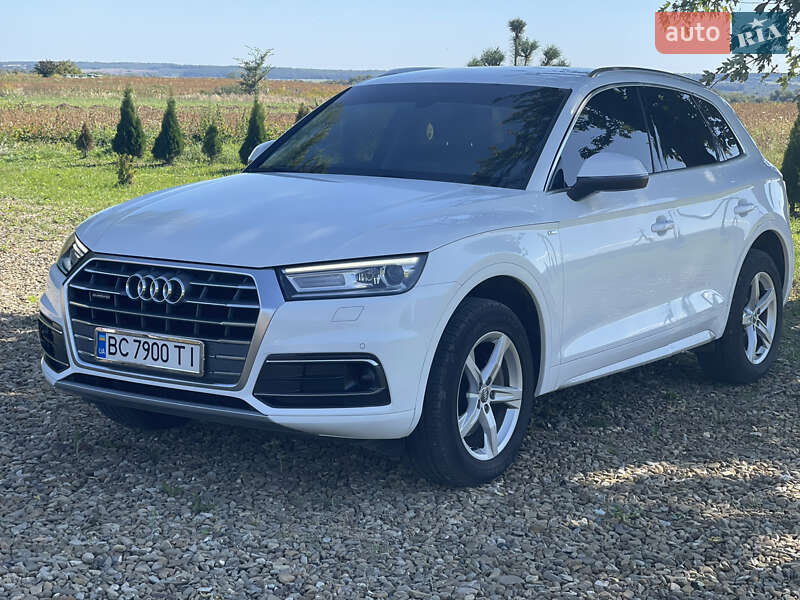 Позашляховик / Кросовер Audi Q5 2017 в 