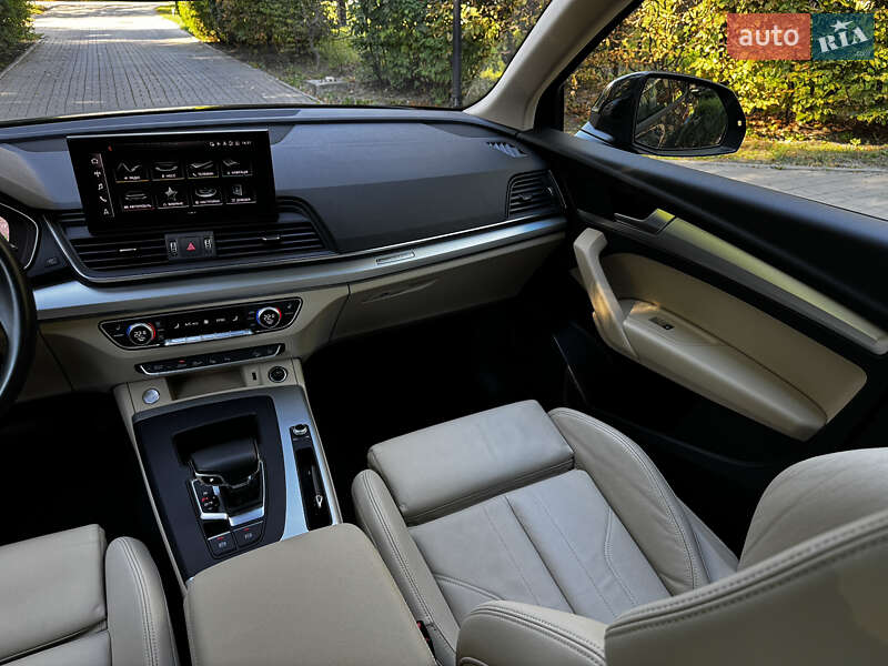 Позашляховик / Кросовер Audi Q5 2021 в Києві