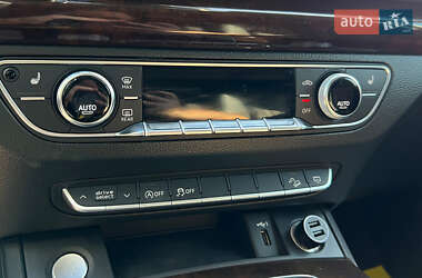 Позашляховик / Кросовер Audi Q5 2019 в 