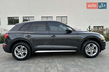 Внедорожник / Кроссовер Audi Q5 2016 в 