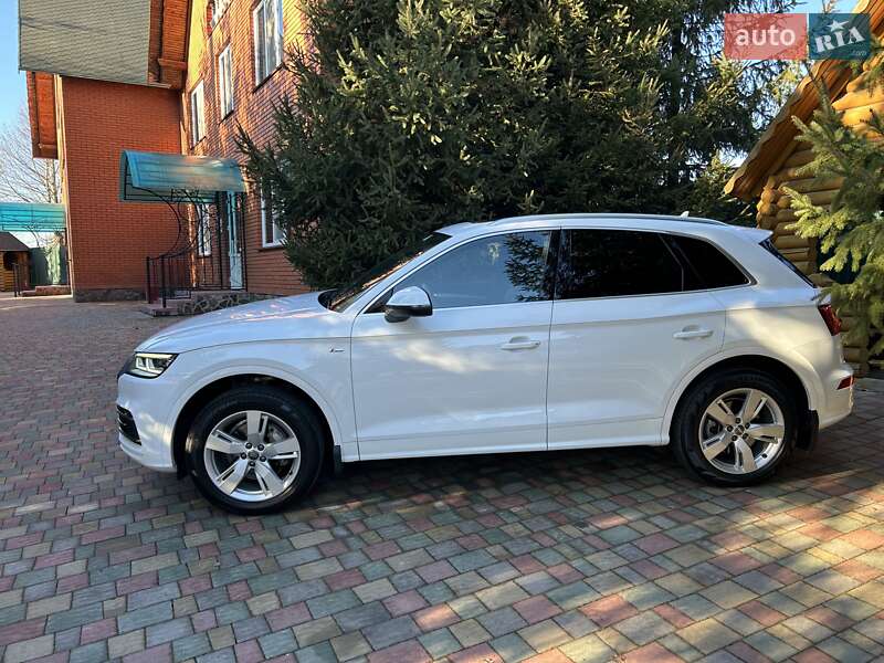 Внедорожник / Кроссовер Audi Q5 2017 в Хмельницком
