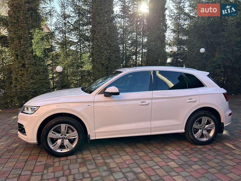 Внедорожник / Кроссовер Audi Q5 2017 в Хмельницком