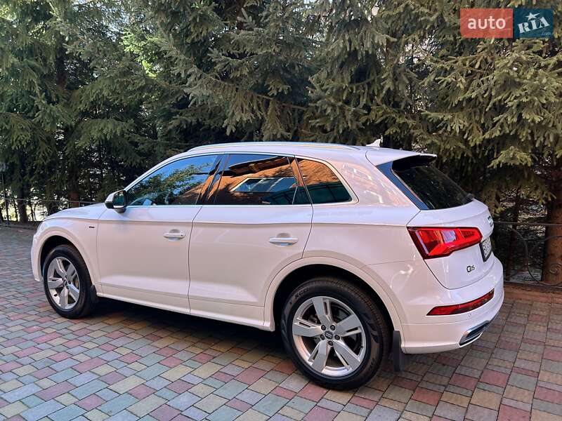 Внедорожник / Кроссовер Audi Q5 2017 в Хмельницком