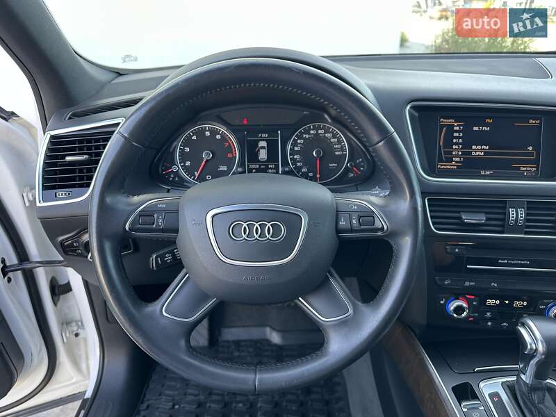 Позашляховик / Кросовер Audi Q5 2014 в Луцьку
