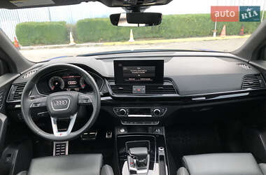Внедорожник / Кроссовер Audi Q5 2021 в 