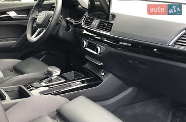 Внедорожник / Кроссовер Audi Q5 2021 в 