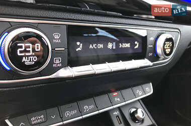 Внедорожник / Кроссовер Audi Q5 2021 в 