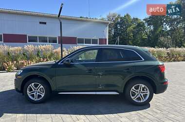 Внедорожник / Кроссовер Audi Q5 2017 в 