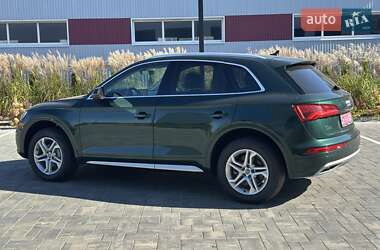 Внедорожник / Кроссовер Audi Q5 2017 в 