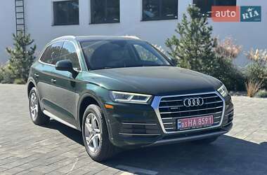 Внедорожник / Кроссовер Audi Q5 2017 в 