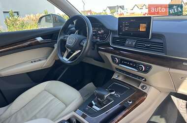 Внедорожник / Кроссовер Audi Q5 2017 в 