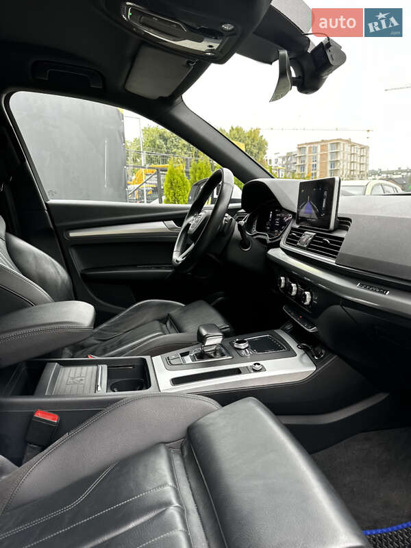 Позашляховик / Кросовер Audi Q5 2017 в Львові