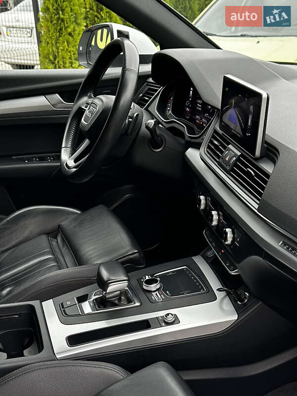 Позашляховик / Кросовер Audi Q5 2017 в Львові